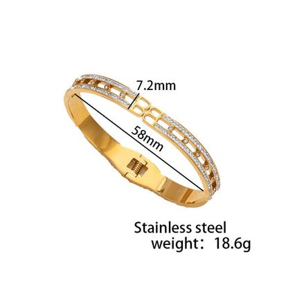 Charming women's bracelet: