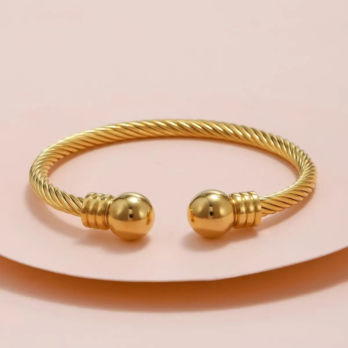 Bracelet with round balls