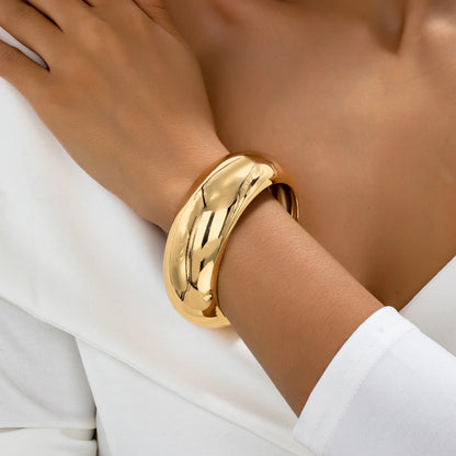 A Women's Bracelet with a Wide