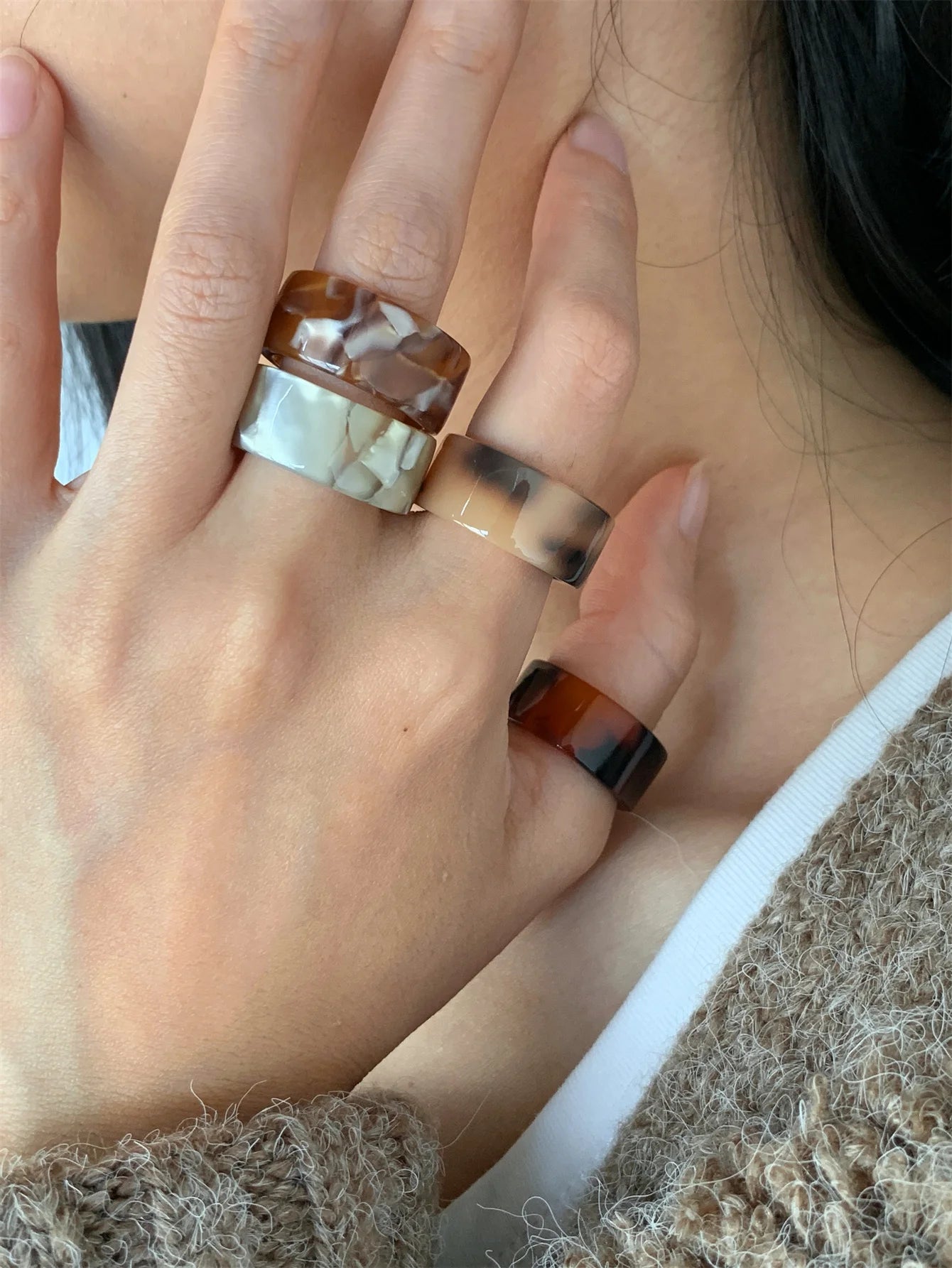 4-piece set of colorful resin rings