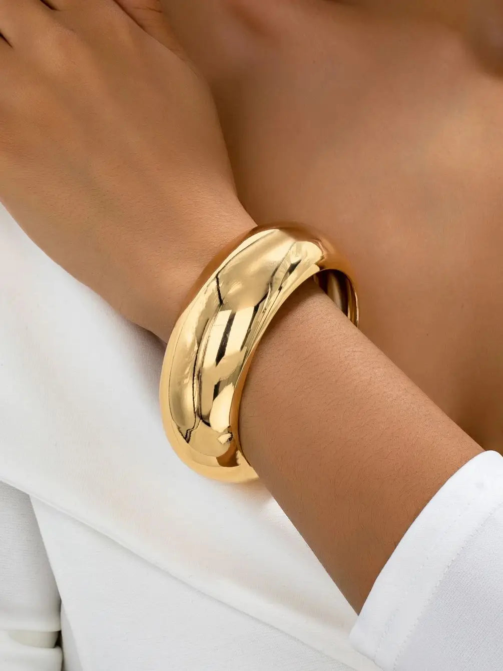 A Women's Bracelet with a Wide