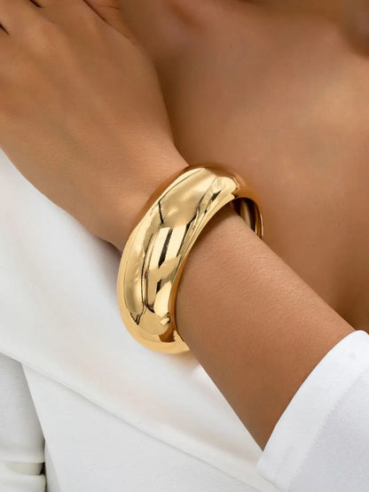 A Women's Bracelet with a Wide